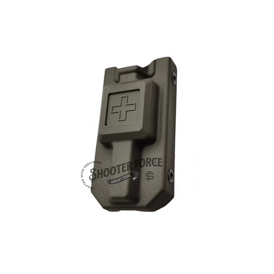 A reliable MOLLE-compatible pouch for quick access to CAT tourniquets. Designed for tactical operations, this green pouch ensures your medical gear is easily accessible during critical situations. Ideal for airsoft, mil-sim, and emergency responders.